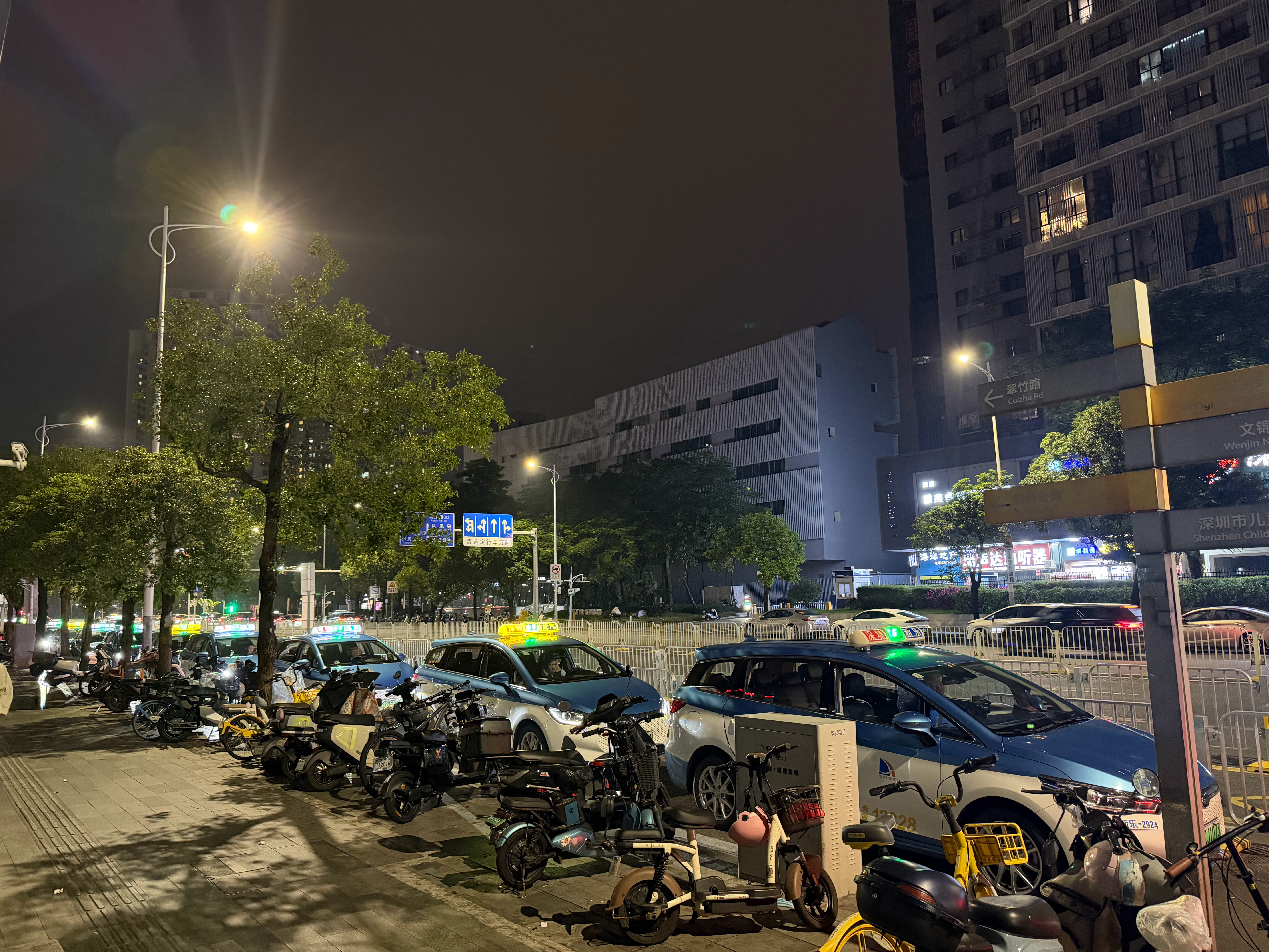 中午12点来的医院，打完输液就这个点了，在医院待了快12个时辰，好在身体恢复，小