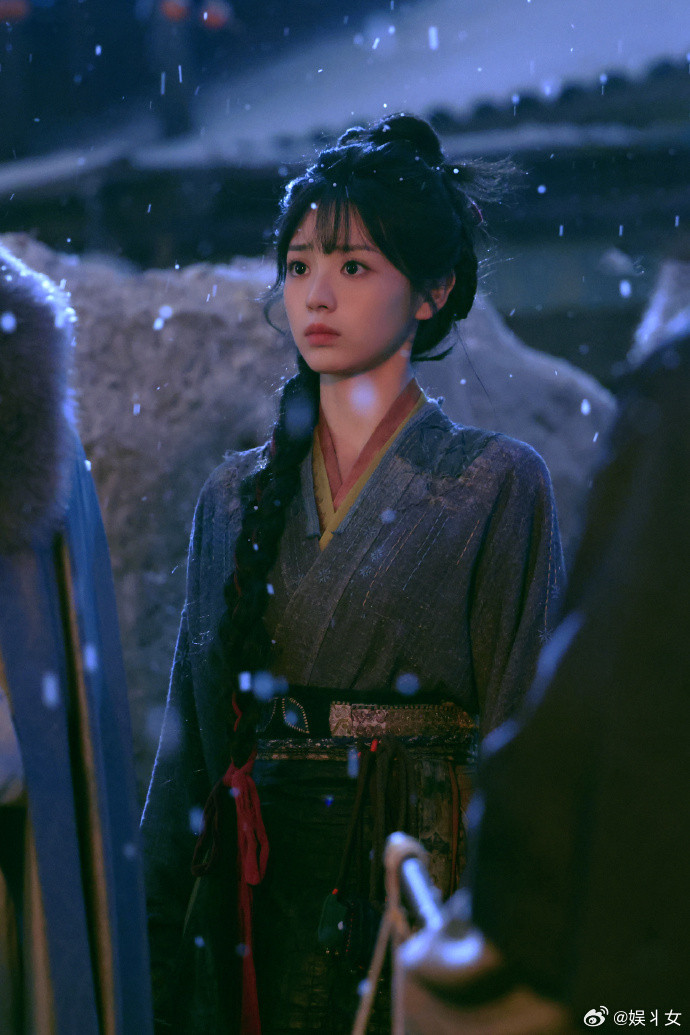 田曦薇这段完全小猫具象化我都被田曦薇给圈粉住了，这段完全是小猫来的，仅仅只要助