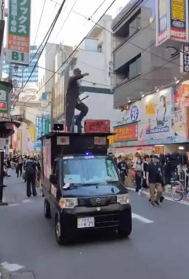 日本军国主义试图死灰复燃？？？ 5月12日这天，两条信号几乎同时抵达——东京
