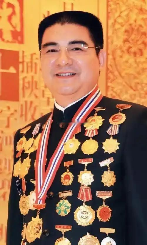 为何他这么有钱？解密陈光标的发财路！榕江洪水后，陈光标捐了2000万的物资，这