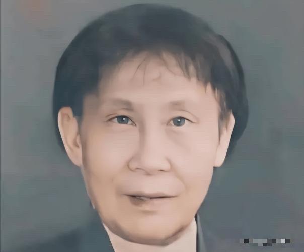 2024年秋，南京1女子在废品站发现一摞发黄的手稿，她问摊主：“这多少钱？”老板