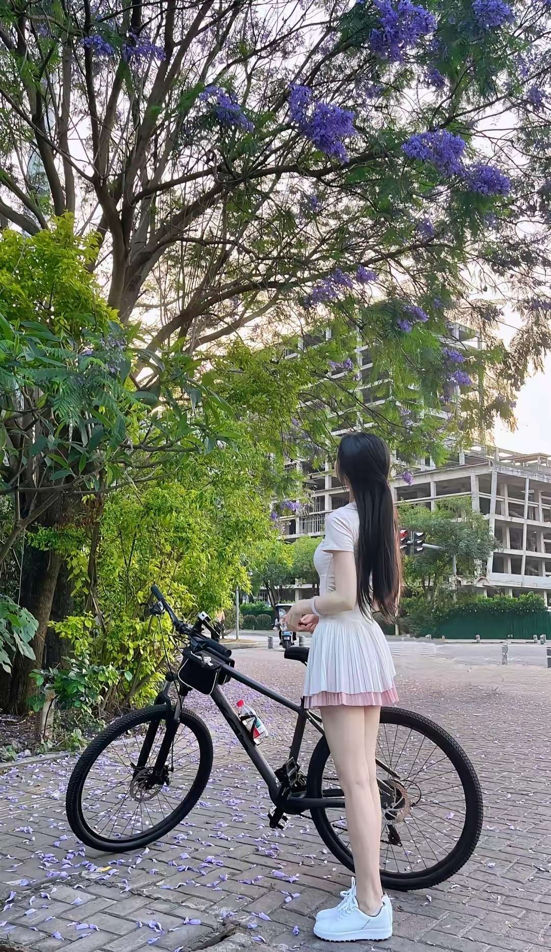 小姨子，马上毕业了，送她什么礼物好呢？