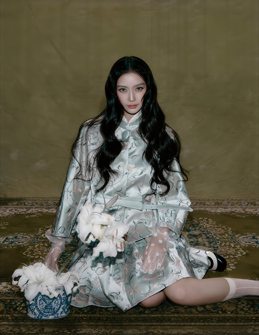 Angelababy带小海绵玩真人CSangelababy一直都是一个很善良温柔