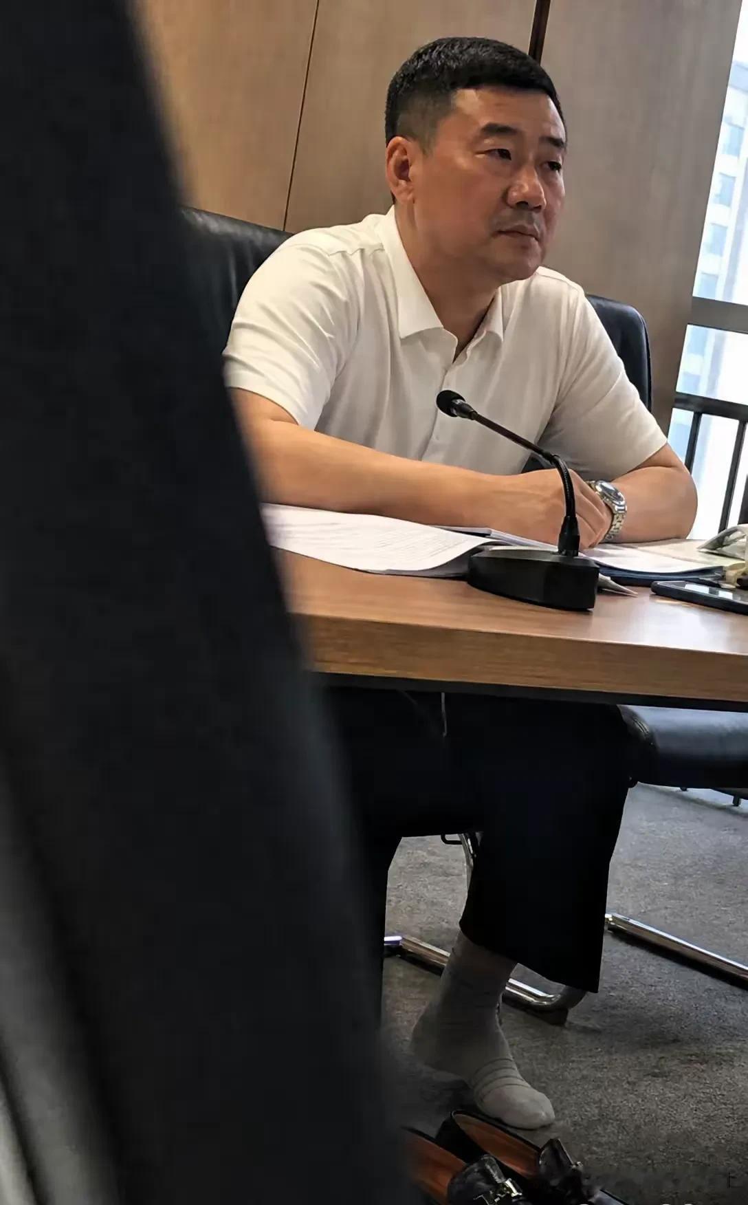 他在体制内的话，应该是什么级别？