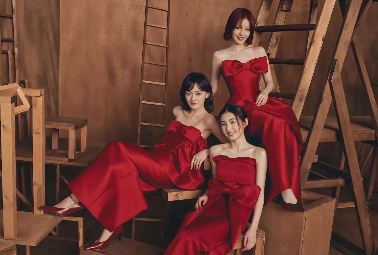 我的妈呀，《VOGUE》20周年群像封面，11位女明星同框，看看谁更权威和有实力