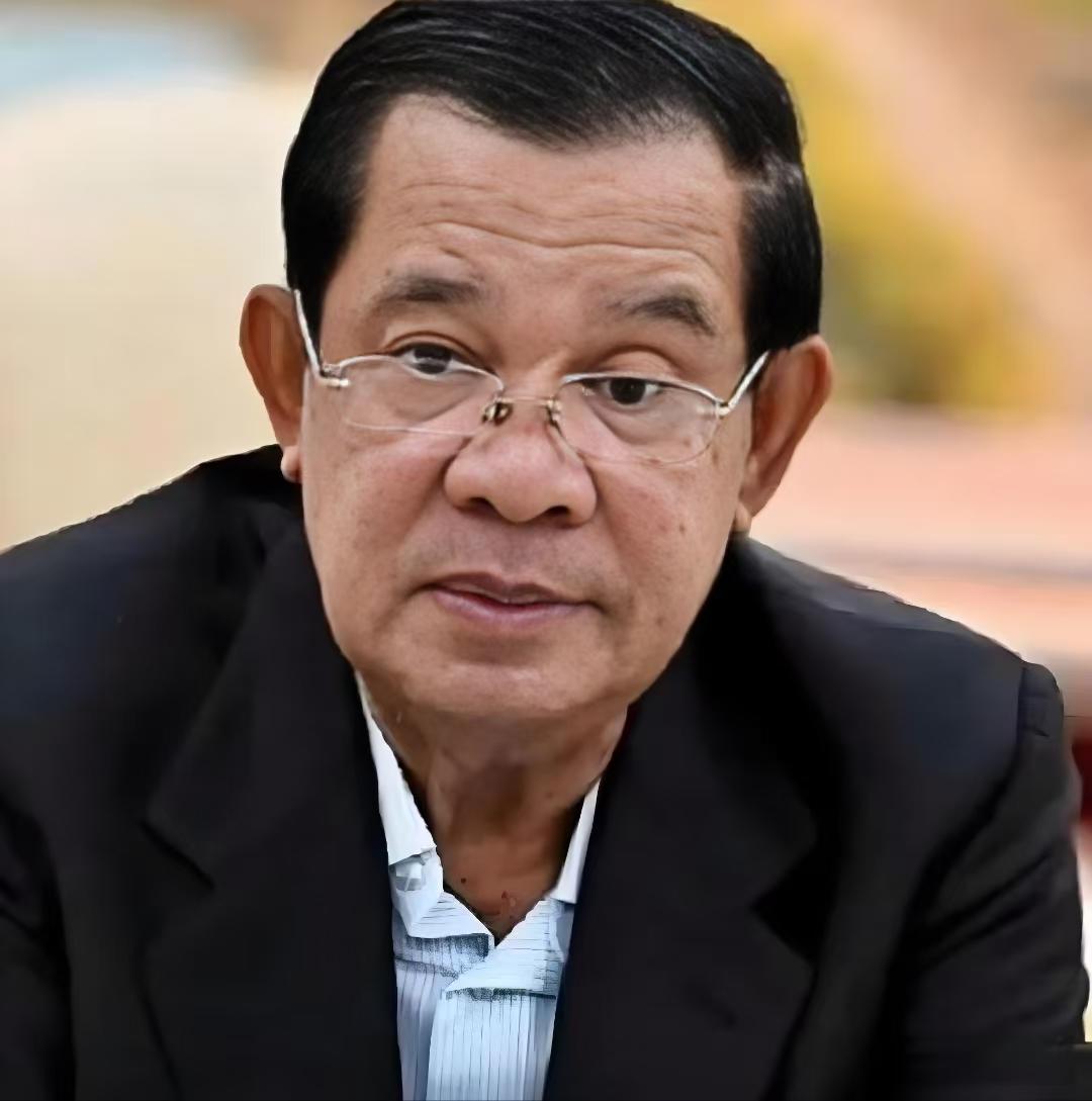 12月8日下午，柬埔寨首相洪玛奈对外发表声明，明确当前首要任务是保护本国人民，坚