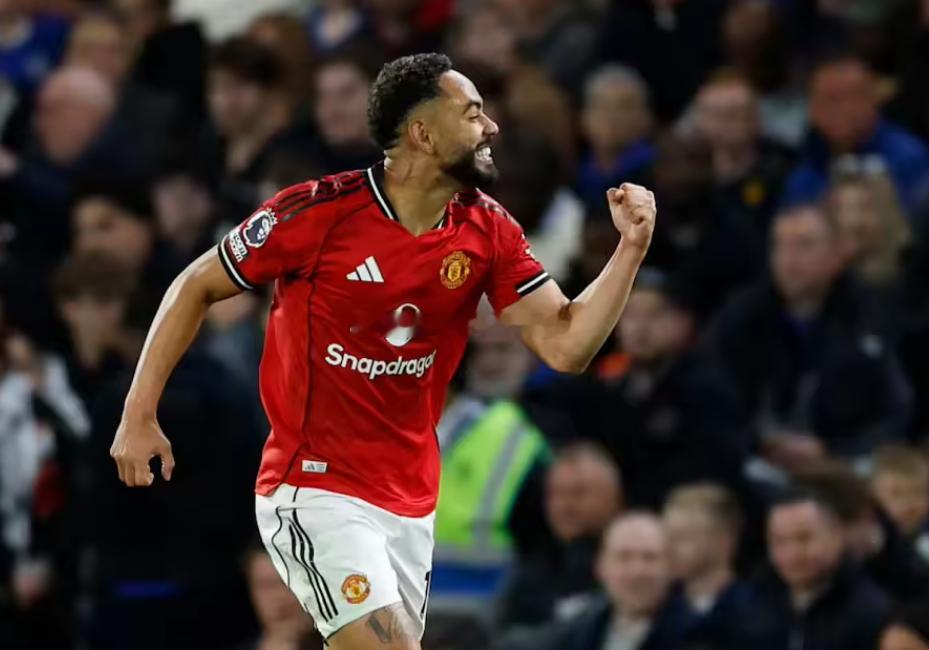 据ESPN记者罗布·道森的消息，库尼亚在上一场曼联战胜切尔西的英超联赛中感到腹股