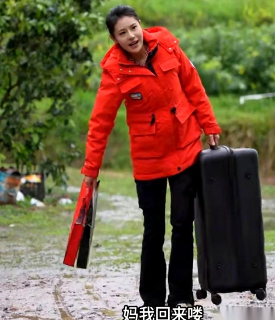 全网都在追她相亲，像看一出热闹的连续剧。只有我，看到的是另一个故事。一个孩子