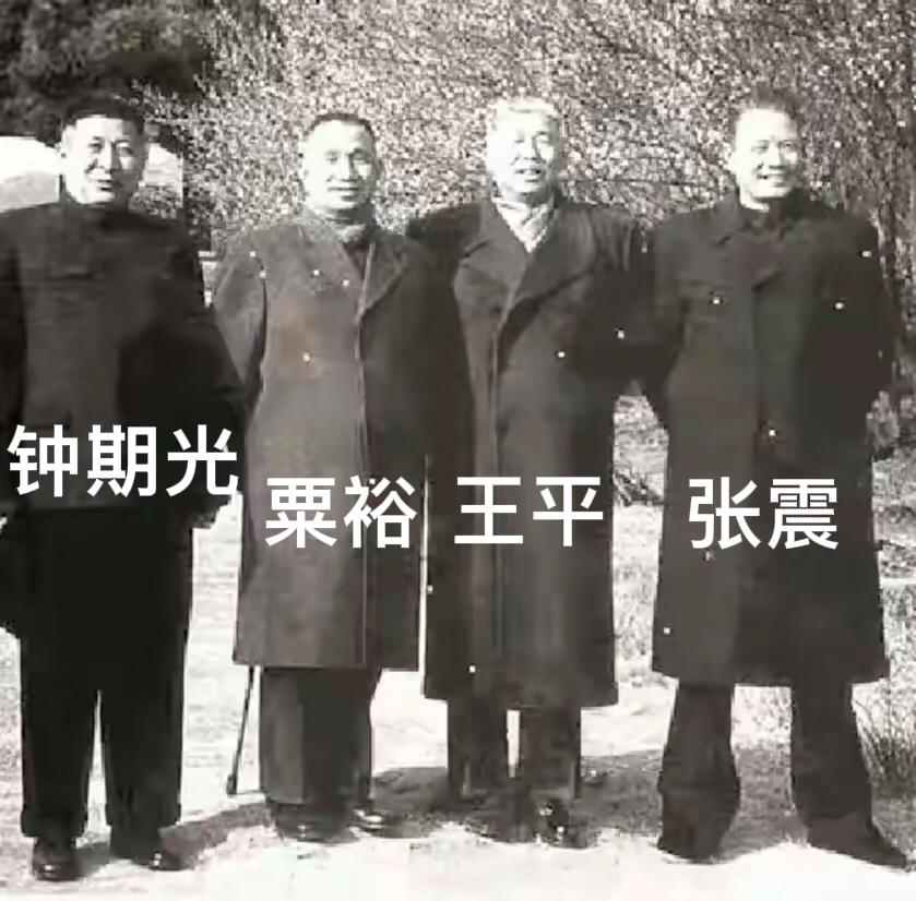 1948年淮海战役中，粟裕致电华东局：申请每人补助半斤猪肉、五包香烟。军委回复：