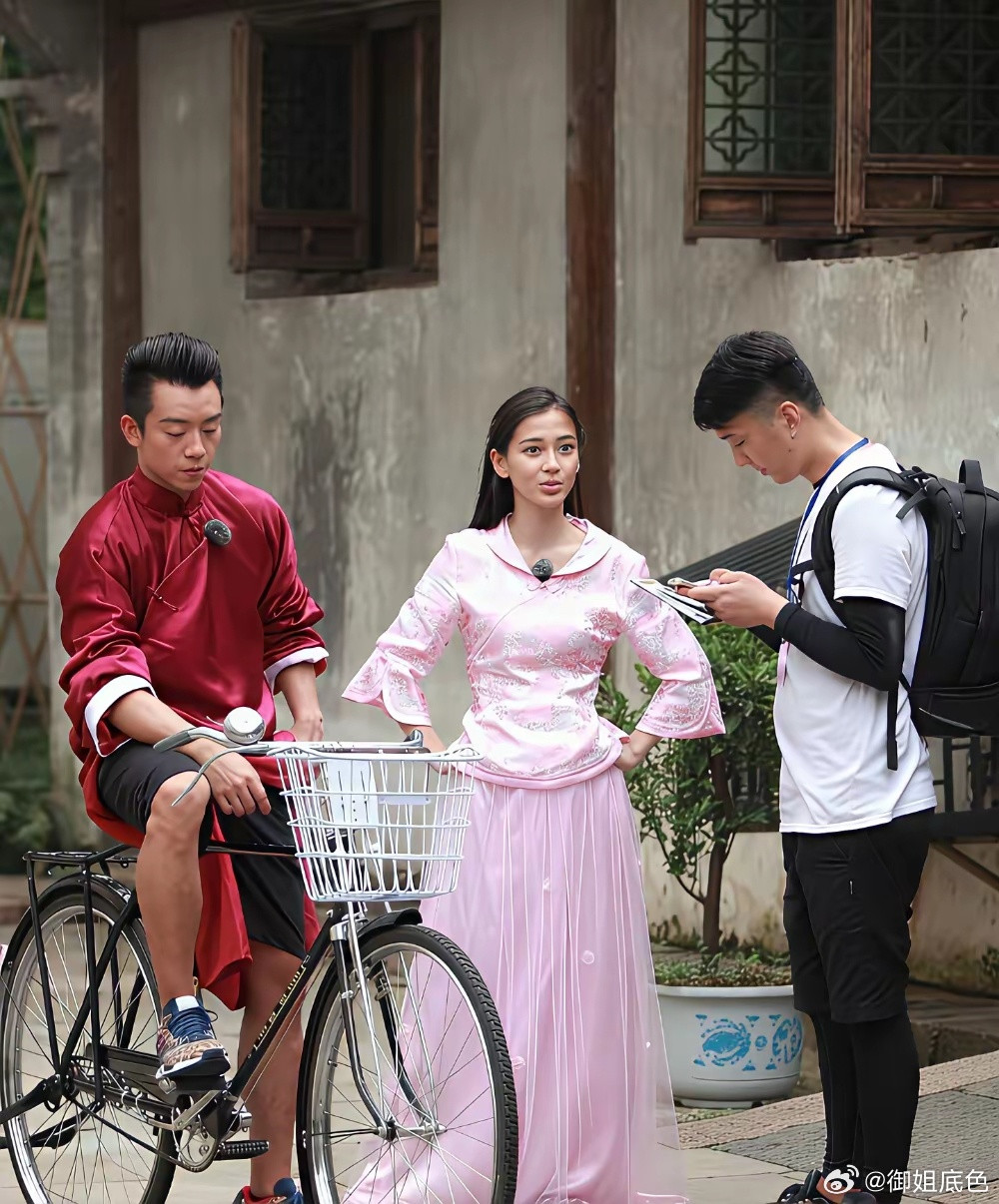 baby素颜不算白，但是五官太漂亮了，很真实