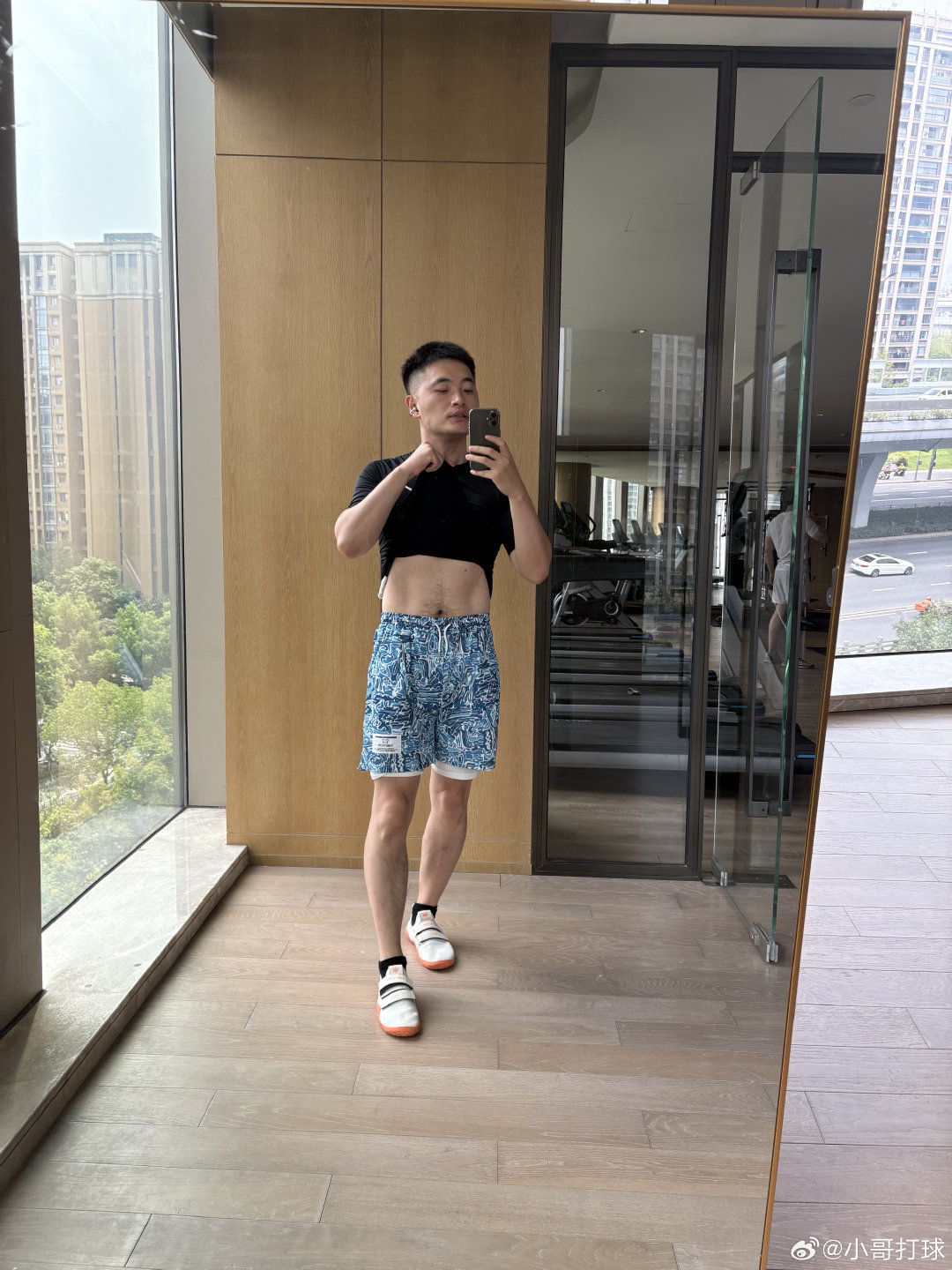deepseek建议我改一下现在的训练计划，练腿日安排两天，但是这样我一周就四次力量训练+一次两小时