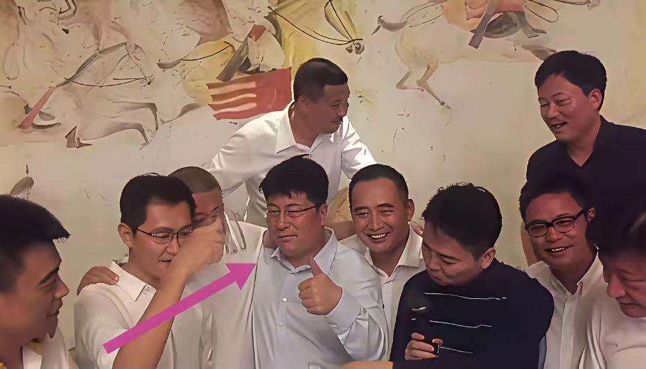 当年最贵的酒局。在他手上把新华三纳入紫光这一条他就非常之牛，更别说他成立了长江储