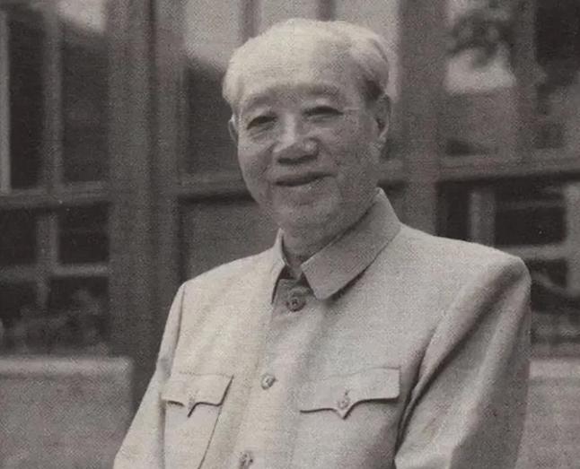 1979年，有人建议保留汪东兴的职位，但是陈云却认为，即使他继续担任，全国上下也