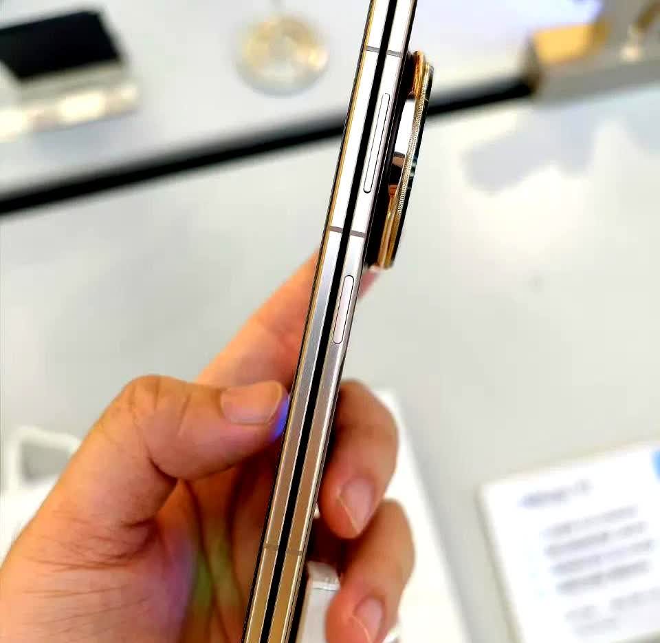 又出王炸了！荣耀MagicV5长焦像素竟然是6400万，是目前折叠屏手