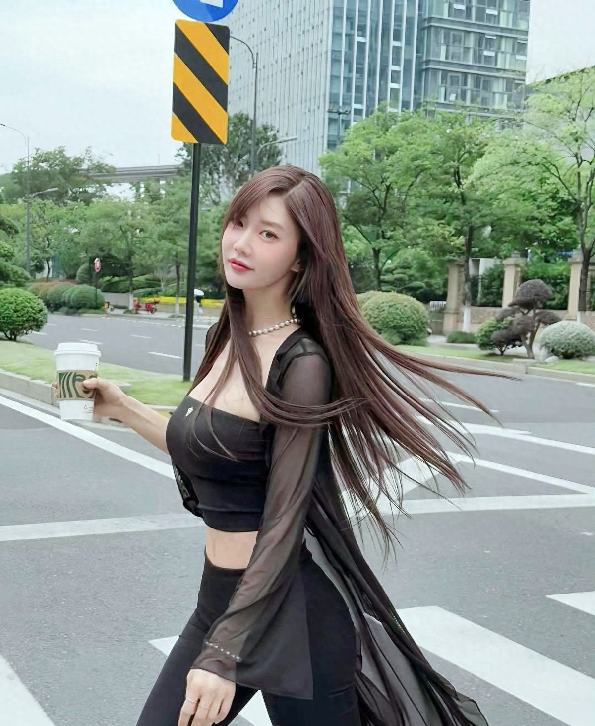 克拉拉真是太美了[赞][赞][赞]