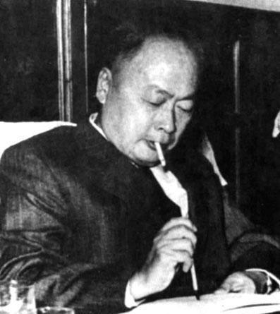 1949年春天，上海龙华寺的钟声里，多了几分不同寻常的紧张。国民党守军在苏州