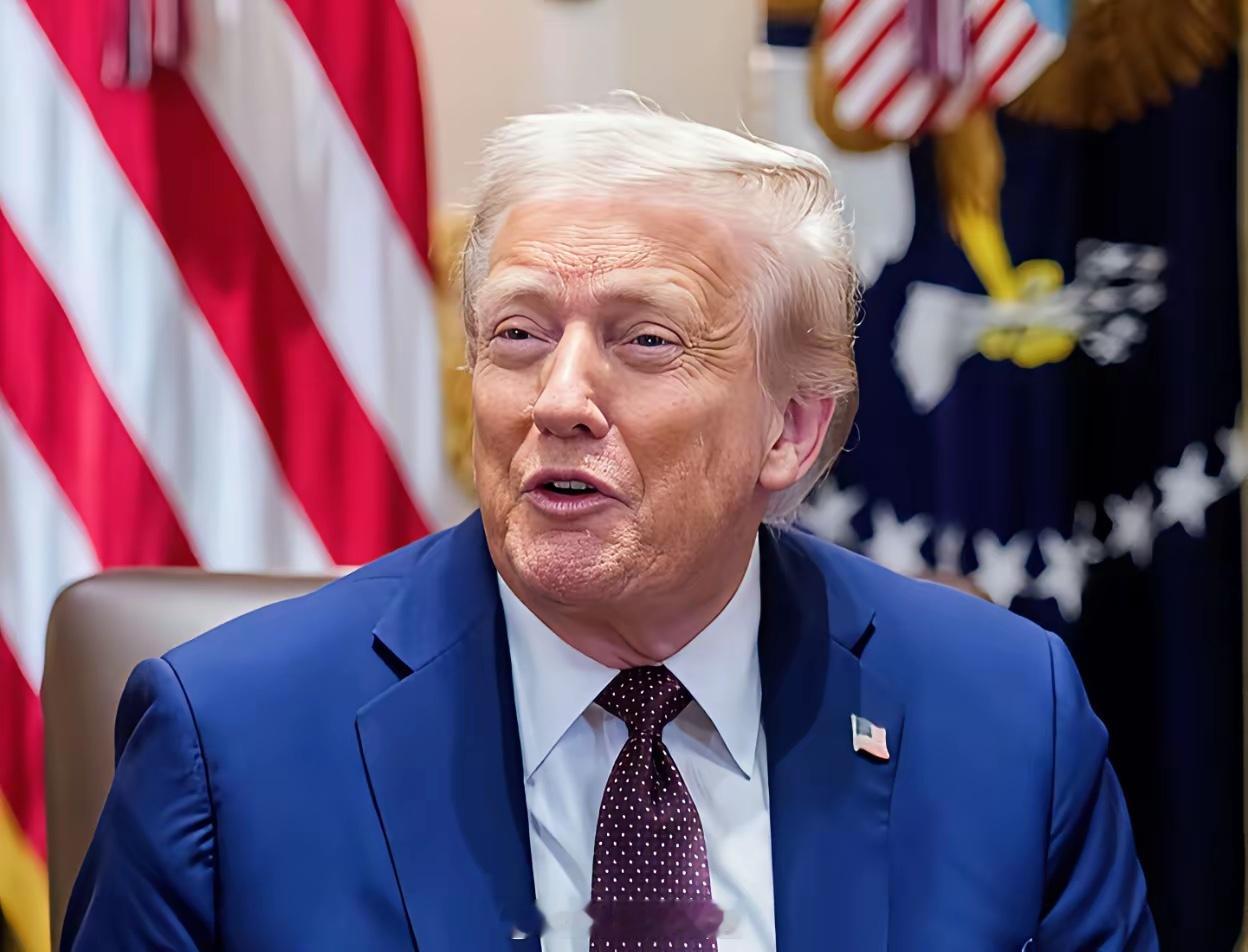 特朗普气势汹汹的最后通牒，被巴基斯坦两句话劝熄火了。全球蹲守的大战剧本彻底翻车了