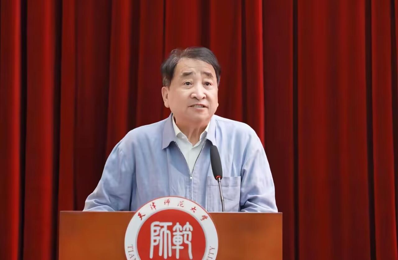 相声界又开会了，马季艺术研究会十周年，姜昆赵炎依次出席，不知道这次又研究出来了什