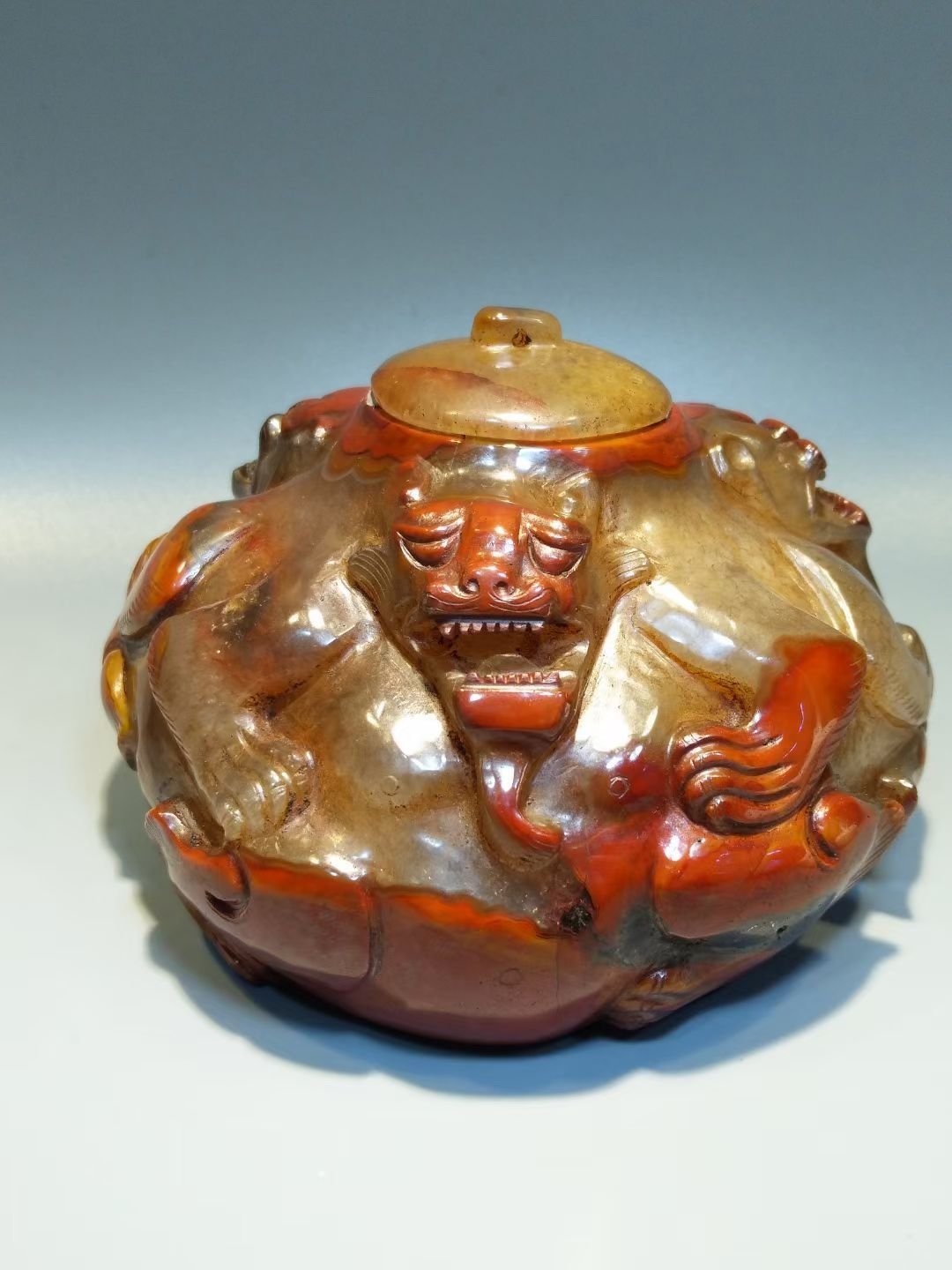 高古玉汉代红缟玛瑙小罐子，雕工堪称一流，尤其是掏膛，难度极高，收藏就要收藏少而精