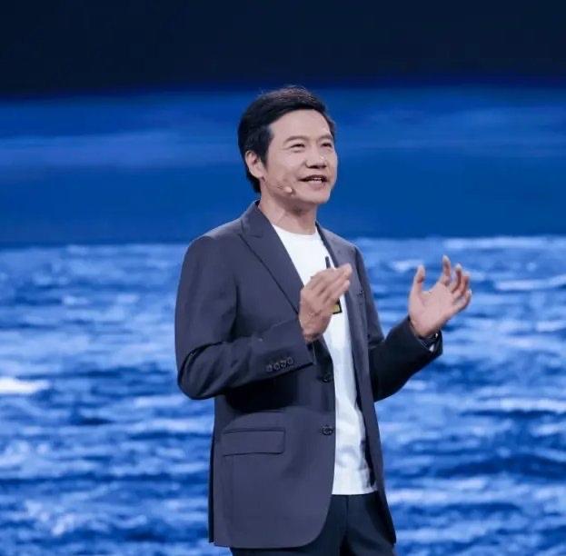 联合早报今天报道：“小米集团创始人雷军在社交平台发文称，美国电动汽车特斯拉确实很