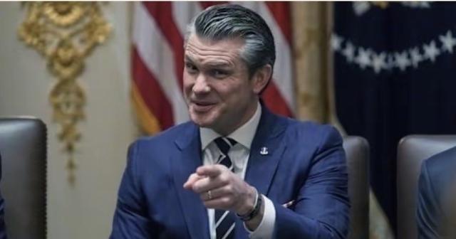 美国迟迟不动手的原因，终于找到了！！截至目前，美军在中东地区的总部署兵力已经达到