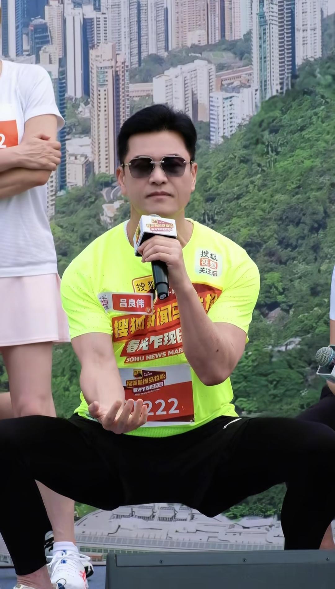 吕良伟这次跑马拉松，有一句话特别出圈，他说70岁正是闯的时候，这句话配上他