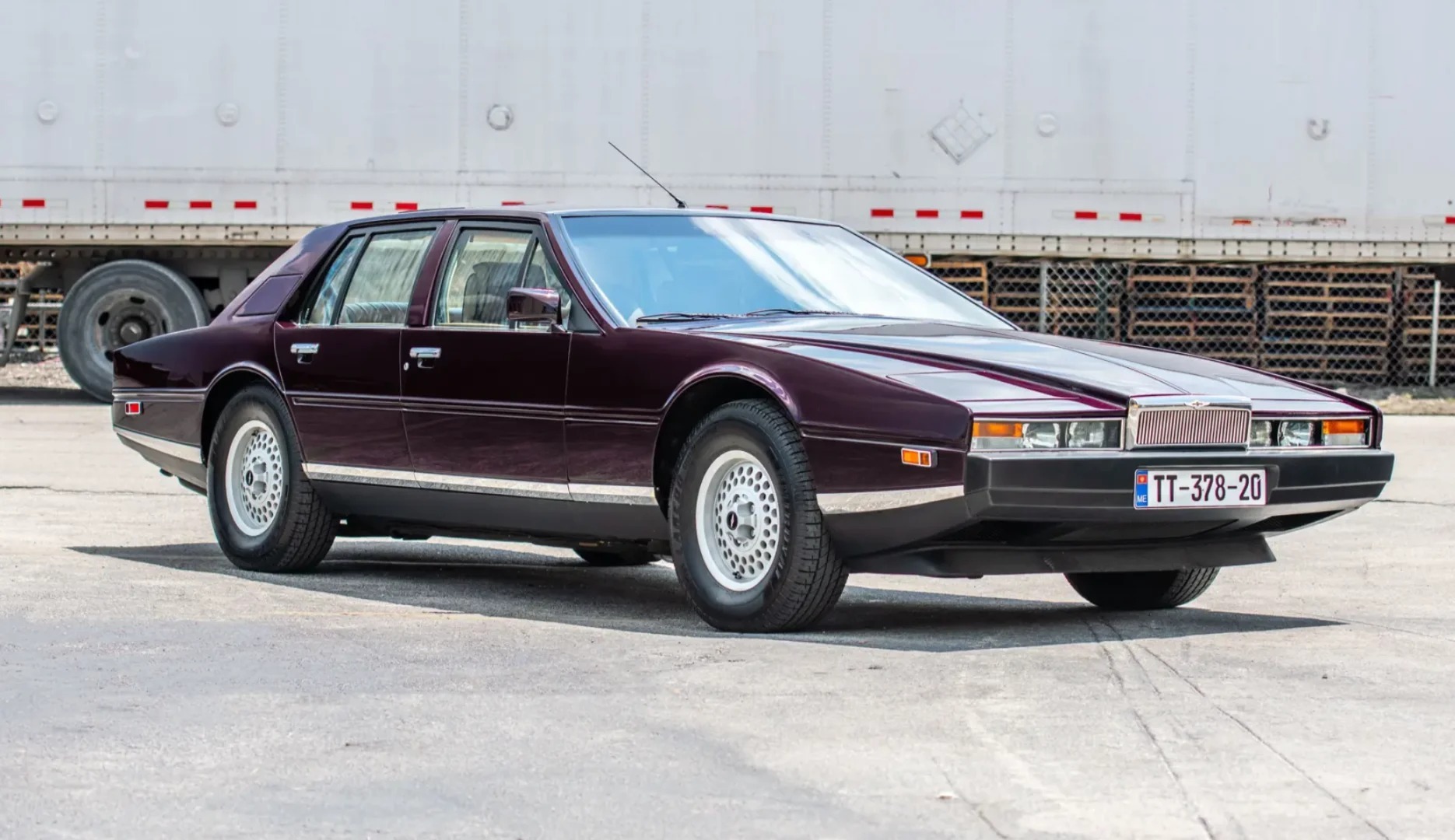 AstonMartinLagonda，十年前吧，还是多少年前，拉贡达不是又搞