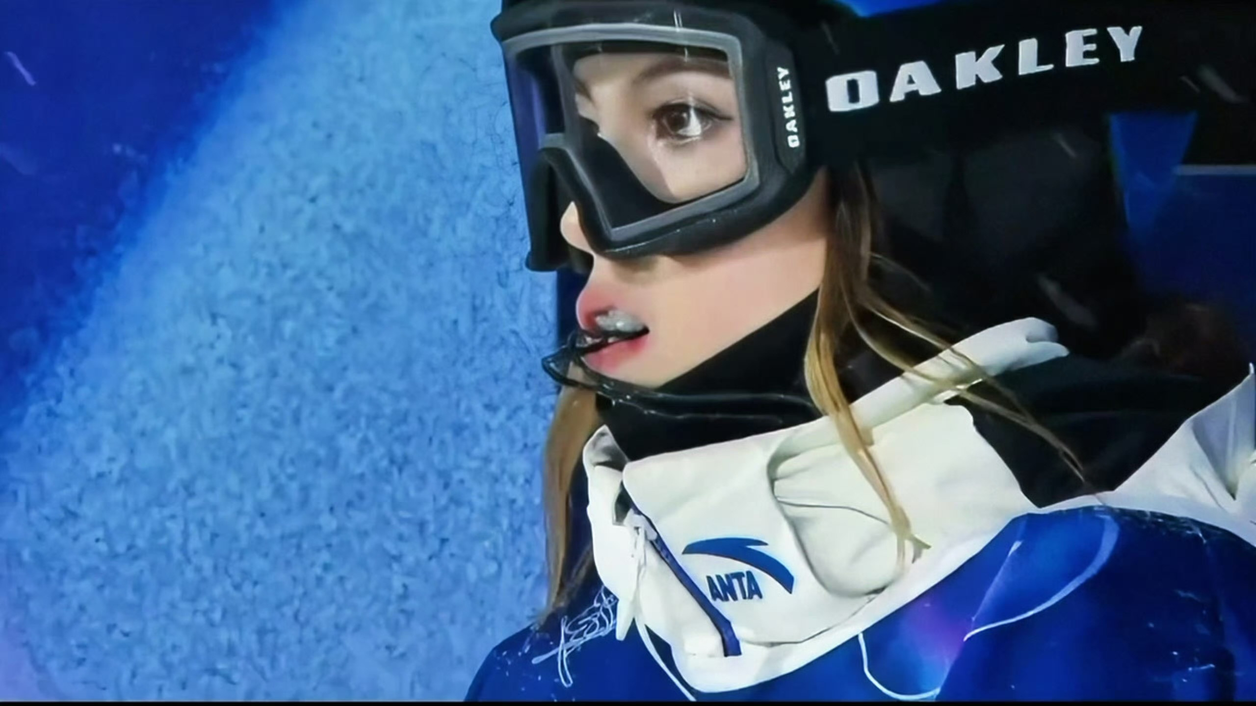 天呐这个可以封神的眼神流转….