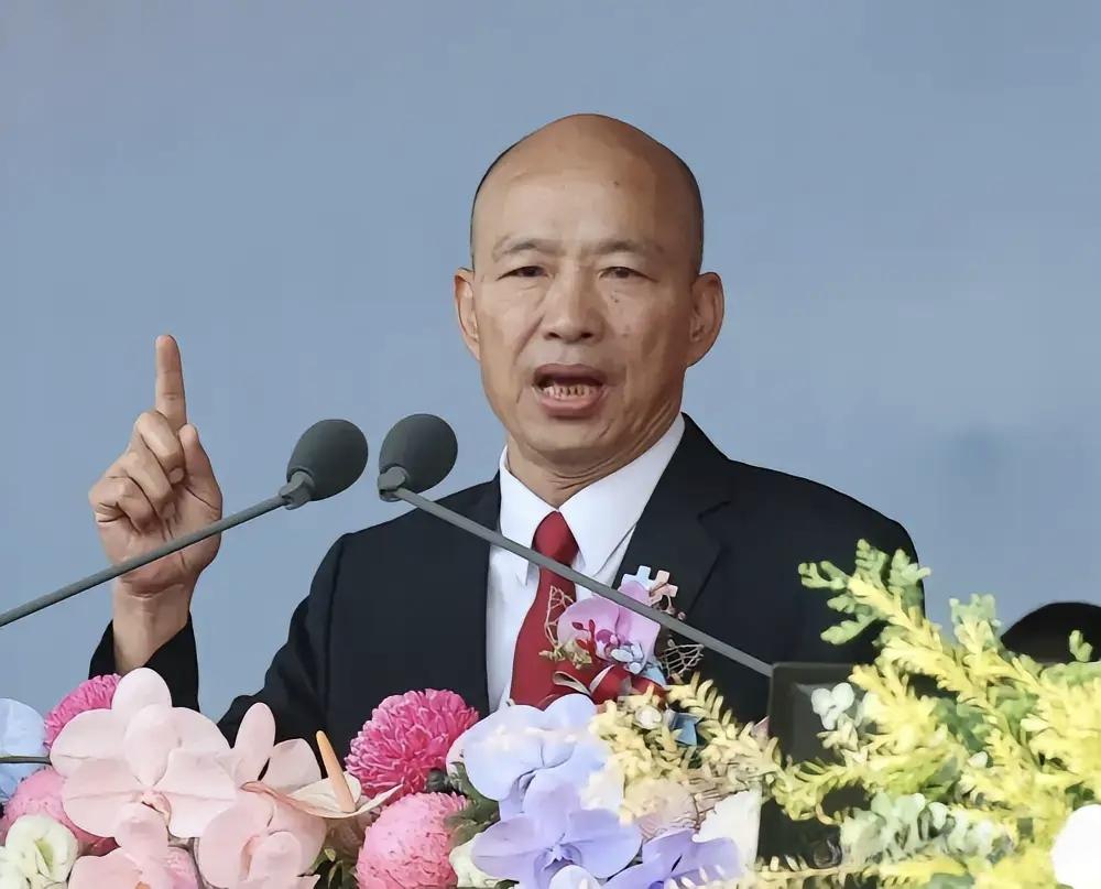 韩国瑜说，“孙中山看到今天的台湾，一定会感到骄傲。”韩秃光头，
