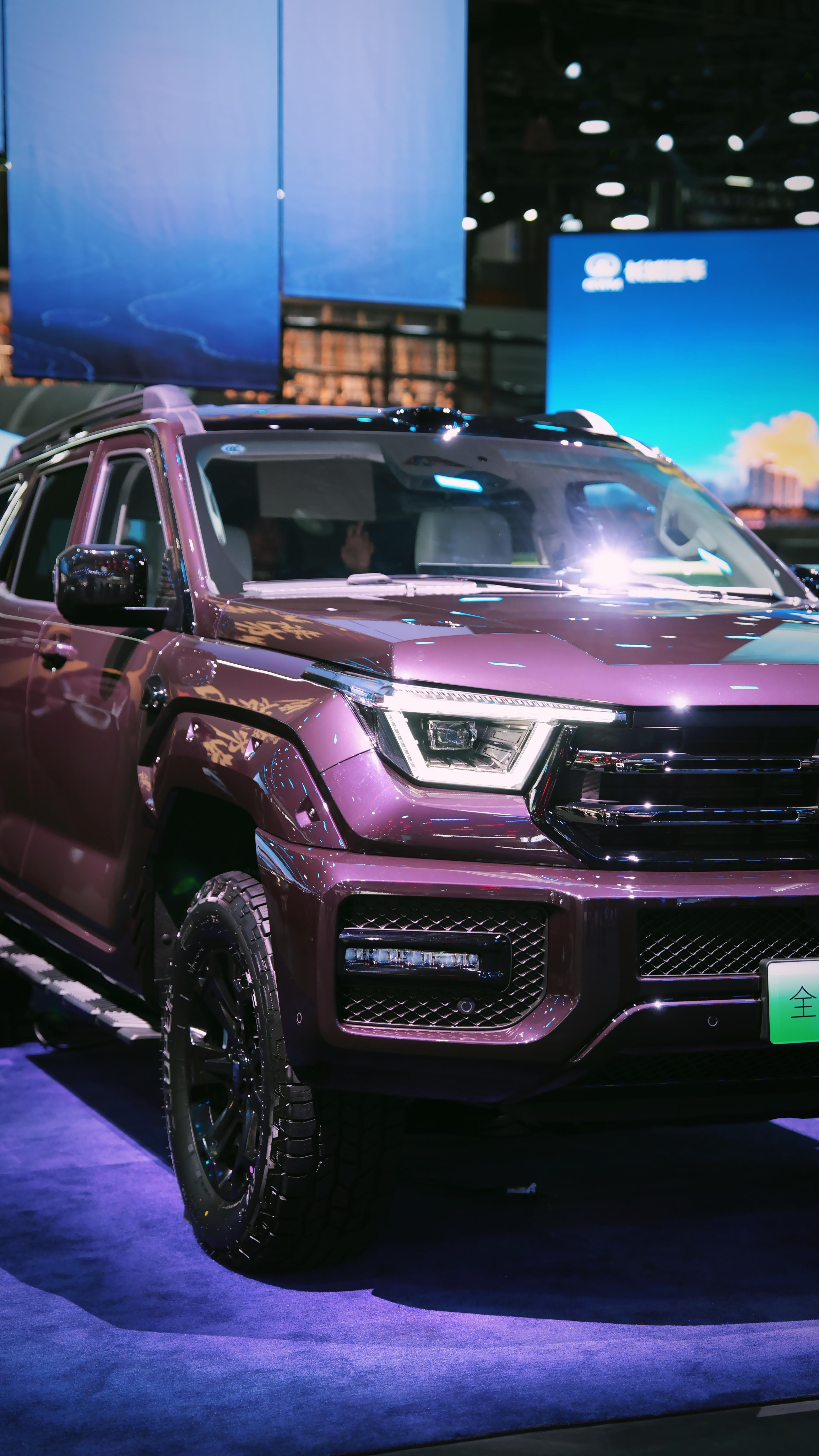 硬派也玩颜色，紫色的坦克400，有人一见钟情么