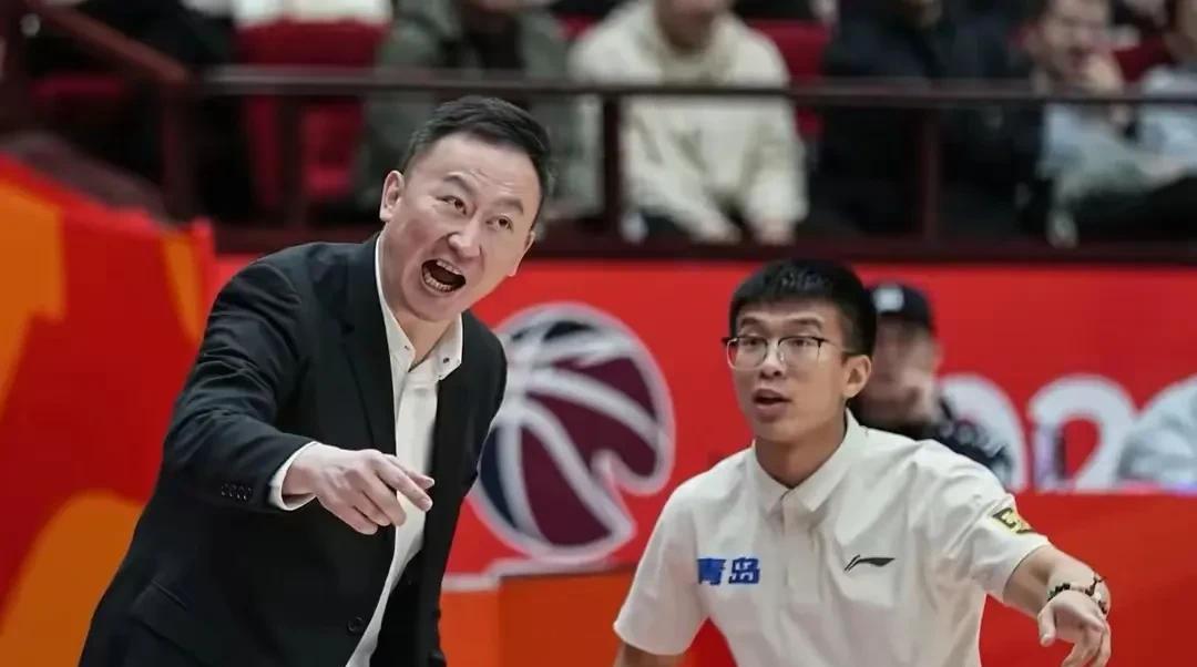 CBA的交易总是充满变数和看点。就像广厦国手赵嘉义，他在青岛的发展就很值得关注。