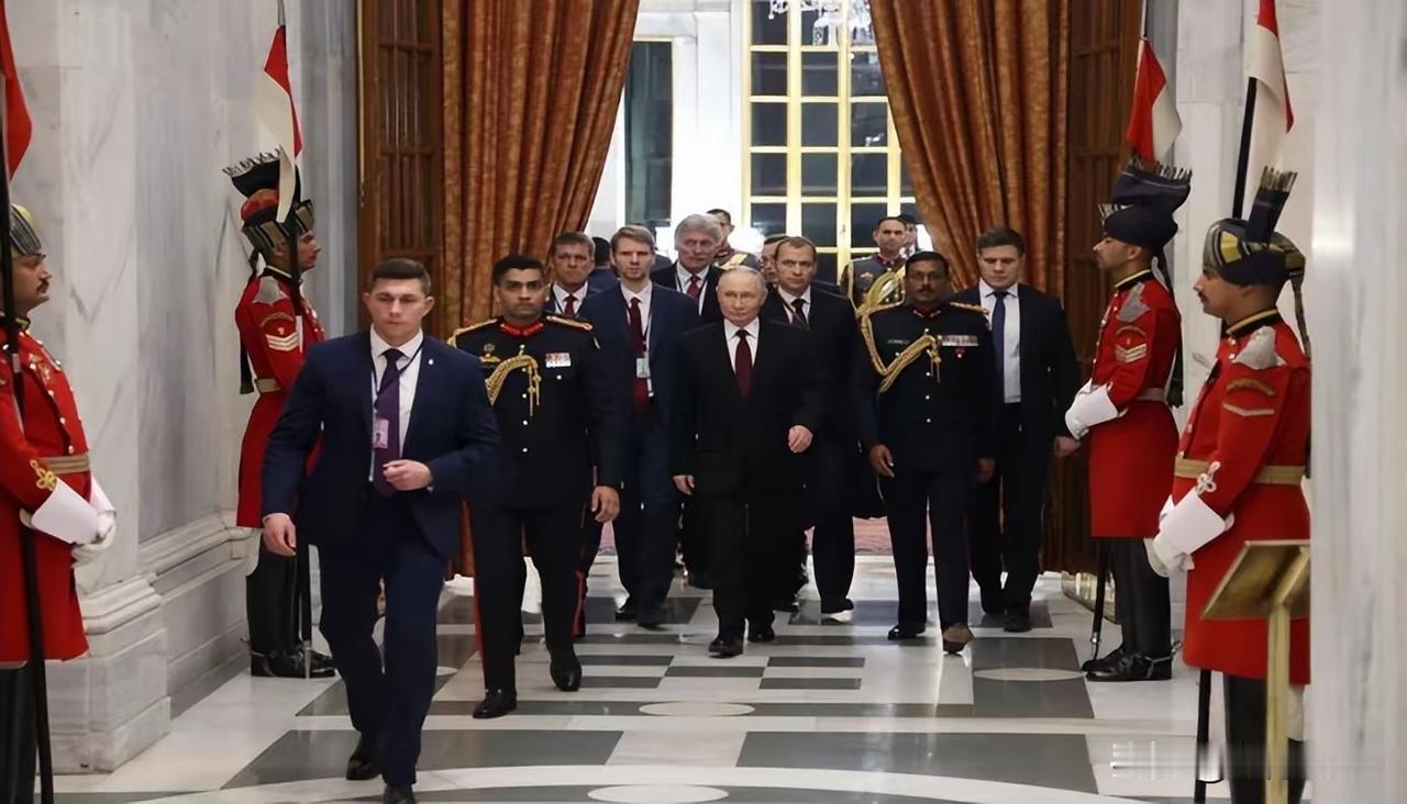 3. 普京在印度出席国宴莫迪准备全素食名菜：12月5日晚，印度总统穆尔穆、总理