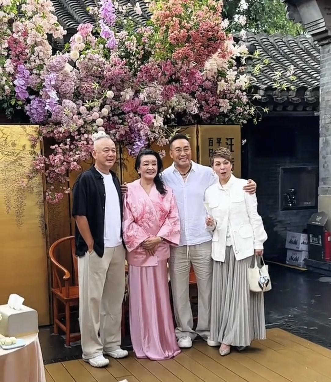 网友发现小汪宝举行百日宴的地方就是汪小菲和马筱梅结婚时的地方，同一个场地诞生了不