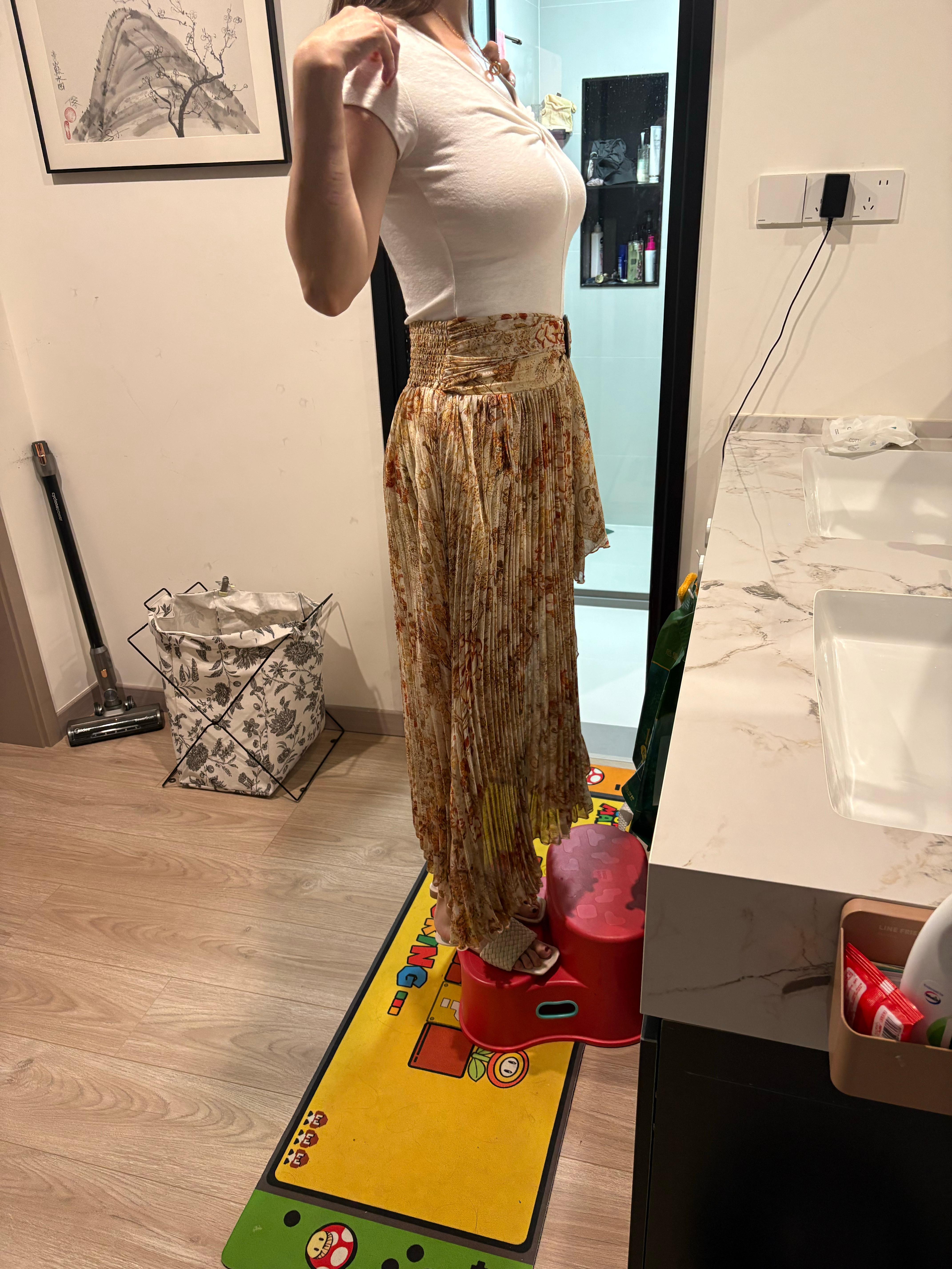 今天带孩子们去上海书展难得去市中心的这套中年妇女穿搭不行换一套今天老婆穿