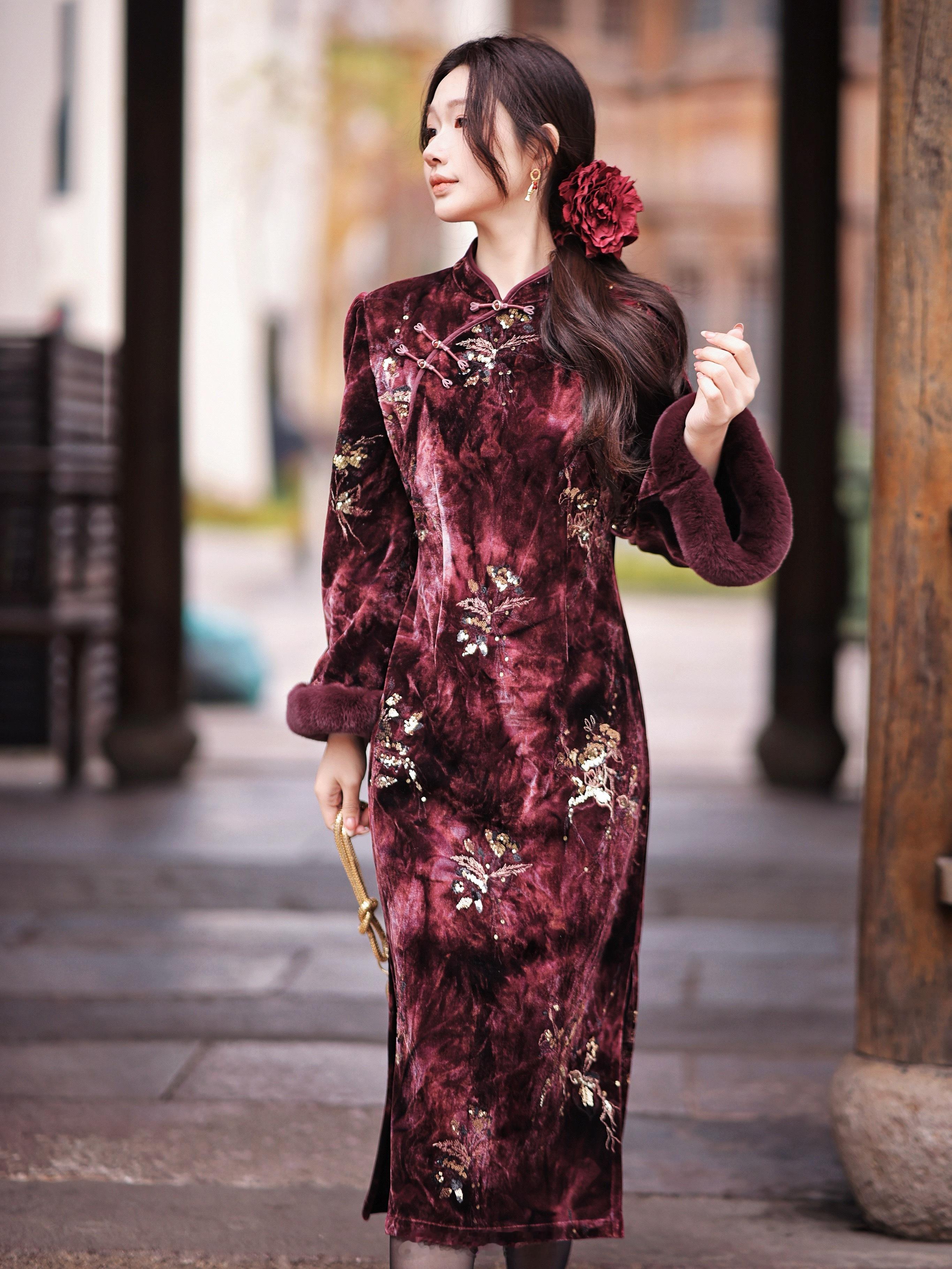 爱你老己新的一年本粒要穿这件旗袍奔向2026！丝绒刺绣+内里加绒软糯温暖到绝了