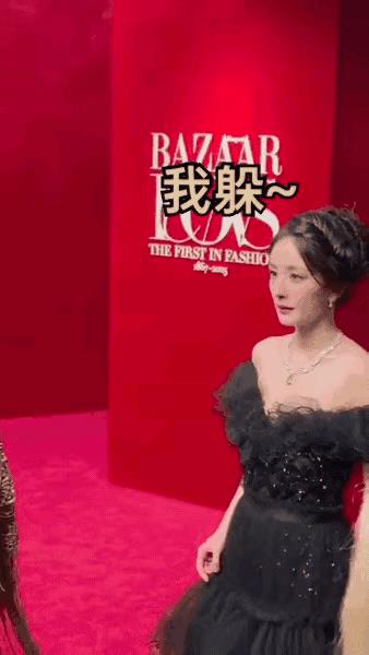 时尚芭莎这次可麻烦了！经过这次的镜头怼脸拍事件，预计杨幂以后都不会出席时尚芭莎