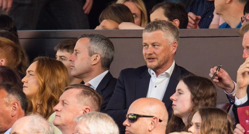 但索尔斯克亚的临场是真不行出了不起来指挥，换人节奏也很固定，几乎没什么临场的表现