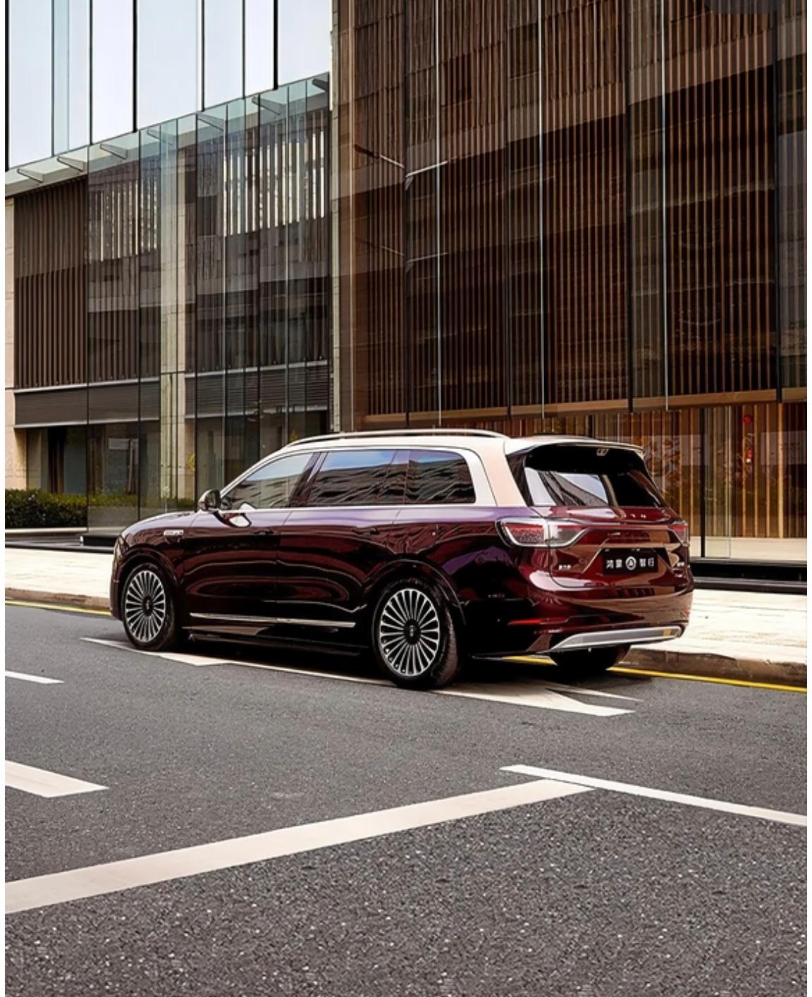 油价一飙再飙，燃油车的体面彻底碎成渣，所有吹过的牛，全都变成扎向车主的刀。