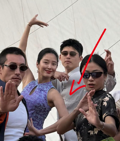 杨采钰首晒与老公合照，大家觉得怎么样