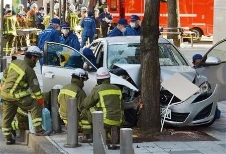 日本偷袭出现新型态，“撞人族”鬼鬼祟祟频作恶环球时报3月4日报道，近期，日本