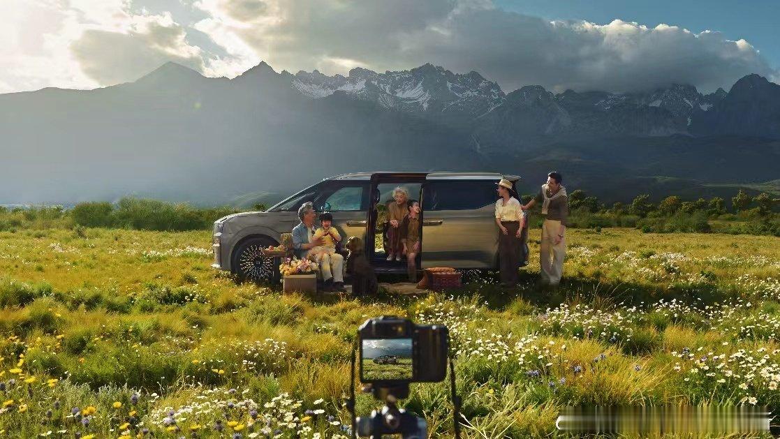 连续两年拿下40万以上MPV销冠后，极氪009开始用“齐家版”向多人口家庭市场要