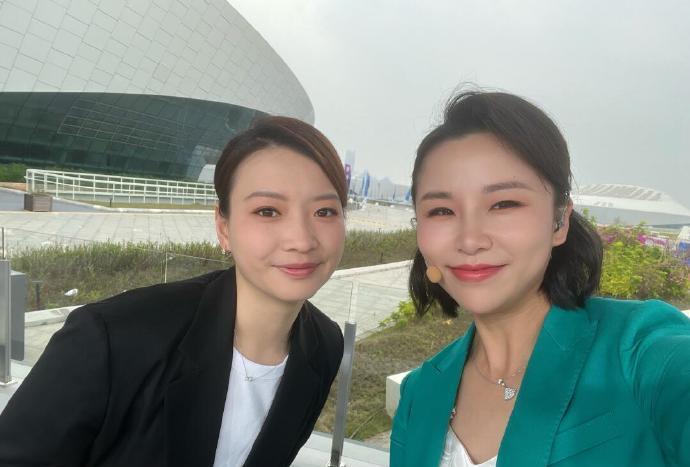 PS：马晋和黄雅琼。雅琼刚刚退役，马晋是上一代的混双大佬，就是眼睛是不是整了，以