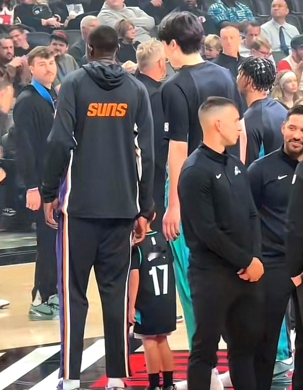 杨瀚森和马鲁阿奇各自被开拓者和太阳召回，杨瀚森获13分钟出场时间，拿下9分5篮板