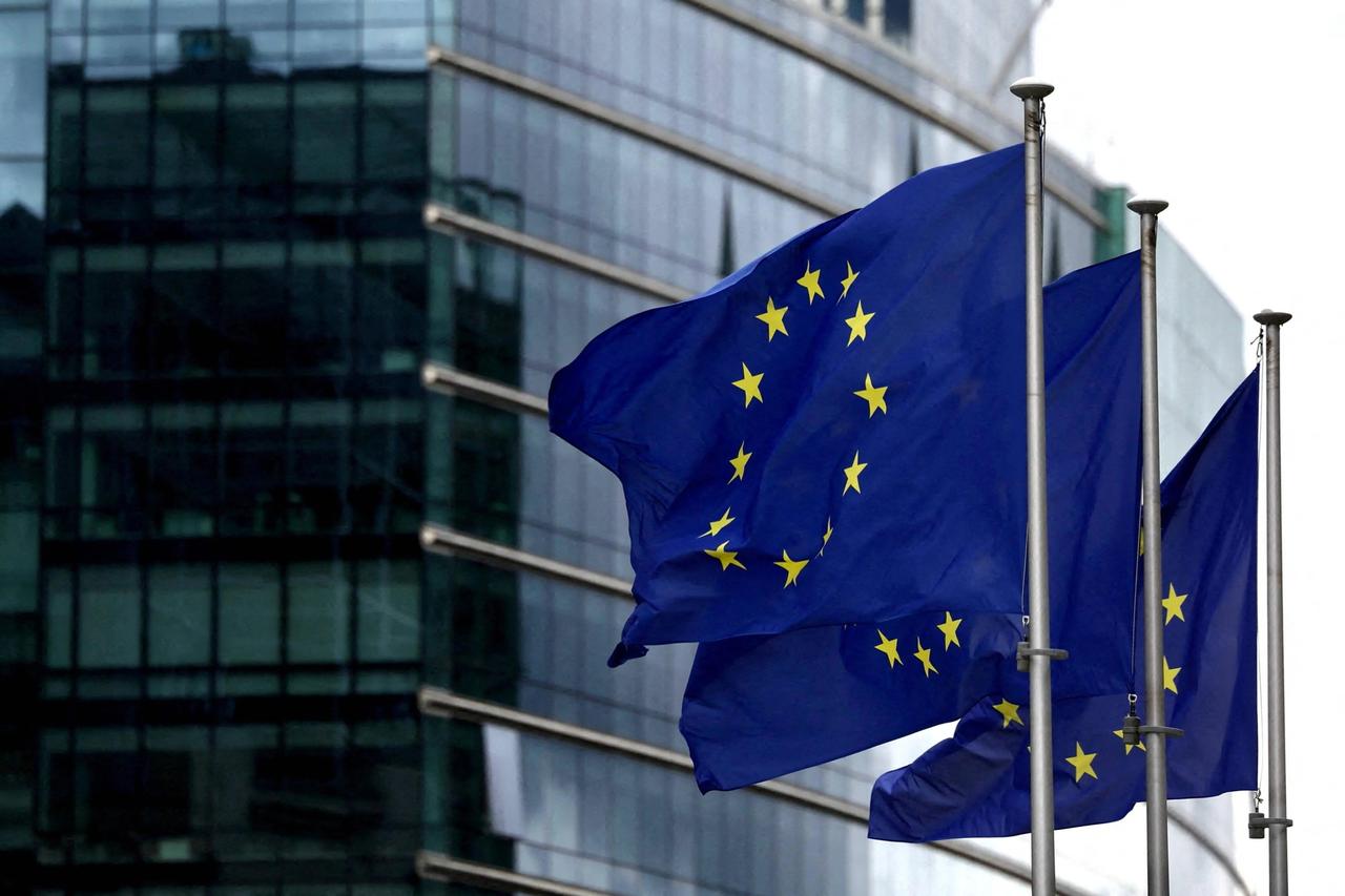 欧盟逼一家英国公司别把巴西镍矿卖给中国五矿，这家公司的回应是：那我关了它。 