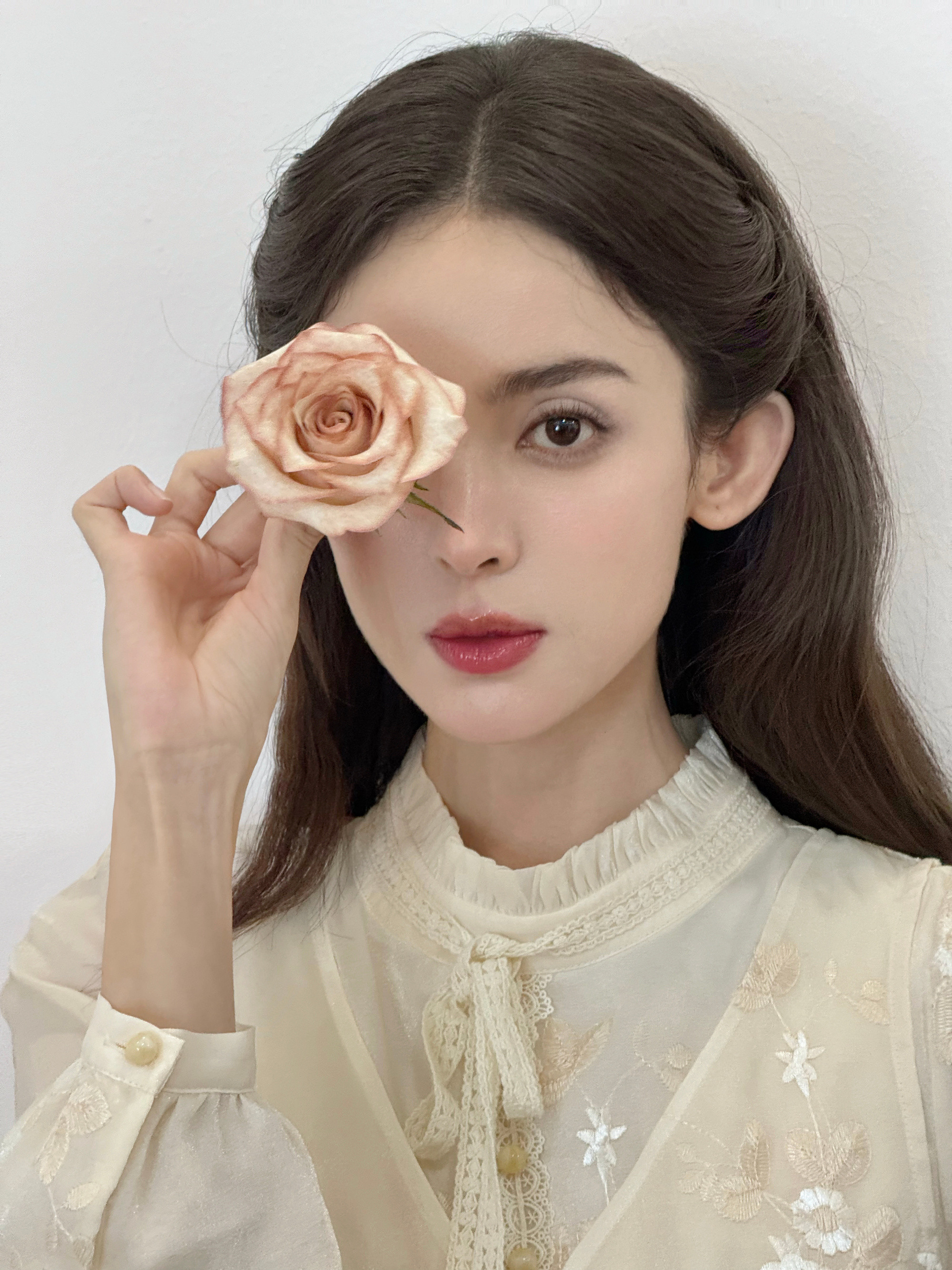 古力娜扎，甜美的假日头像精选。娜扎