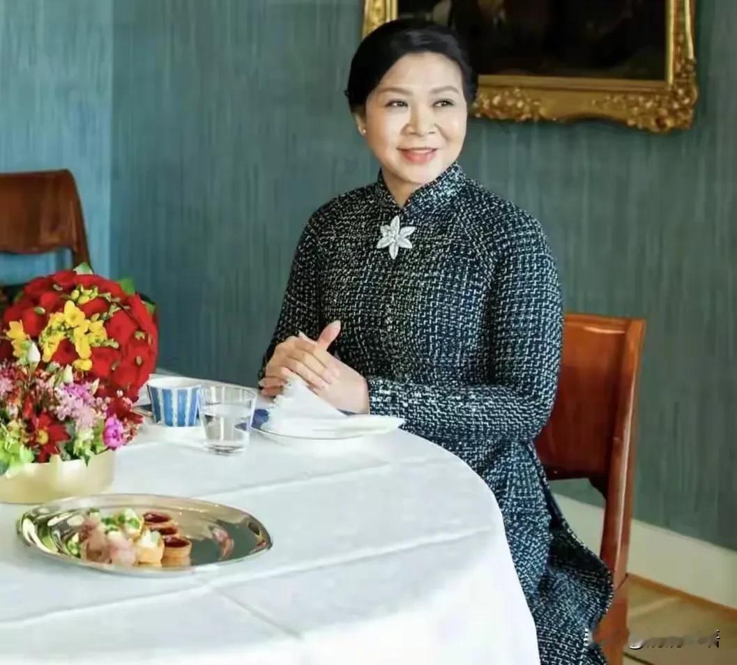 越南总理苏林携夫人吴芳璃即将访华，这对政坛“黄金搭档”一个主外一个主内，把越南G