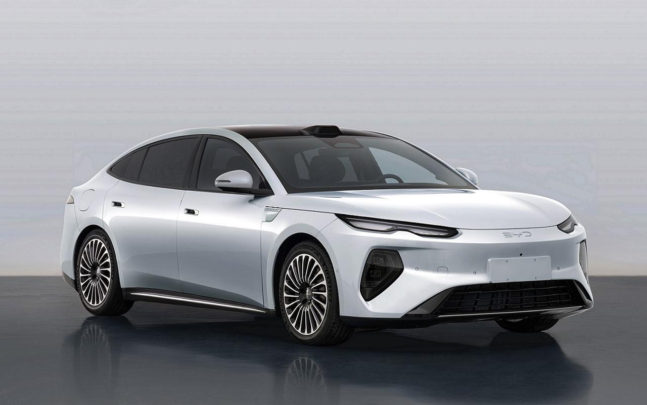 海豹08插混版申报通过尺寸5150*1999*1505mm，轴距3030mm