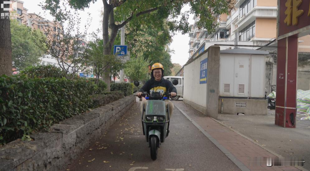 卧底外卖60天，他揭开1500万底层骑手的真实生存现状。送外卖凭劳动吃饭，无可厚