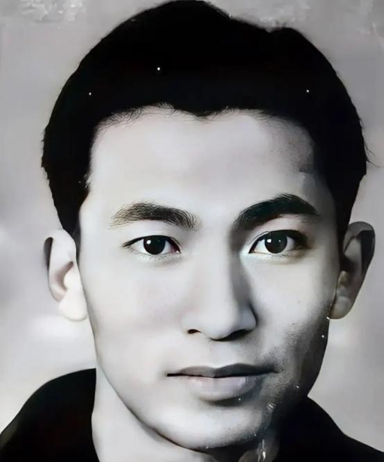 一个男人，结婚4个月，就再也没能回家。他留给妻子的，只有一个破旧的烟盒。烟盒里，