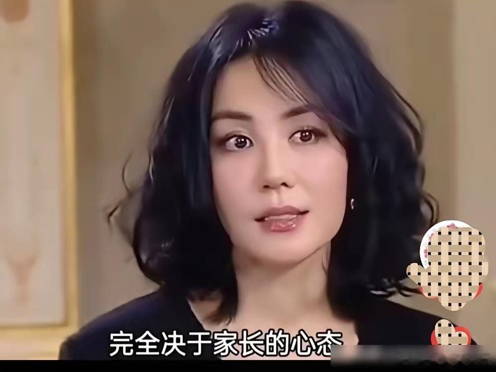 王菲当年在杨澜访谈里的一句话，直接把李亚鹏的教育观秒成了渣。2011年两人罕见